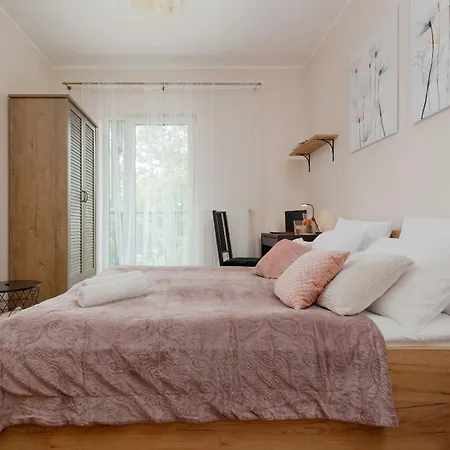 Wola Apartment Banderii By Noclegi Renters Varsavia Esterno foto